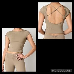 Arizona Womens Juniors Round Neck Short Sleeve T-Shirt